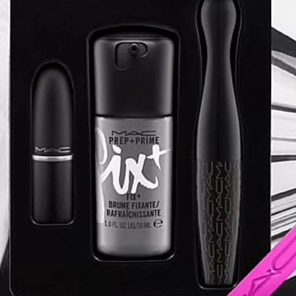 MAC Shiny Pretty Things All‎ Stars Ruby Woo Kit!